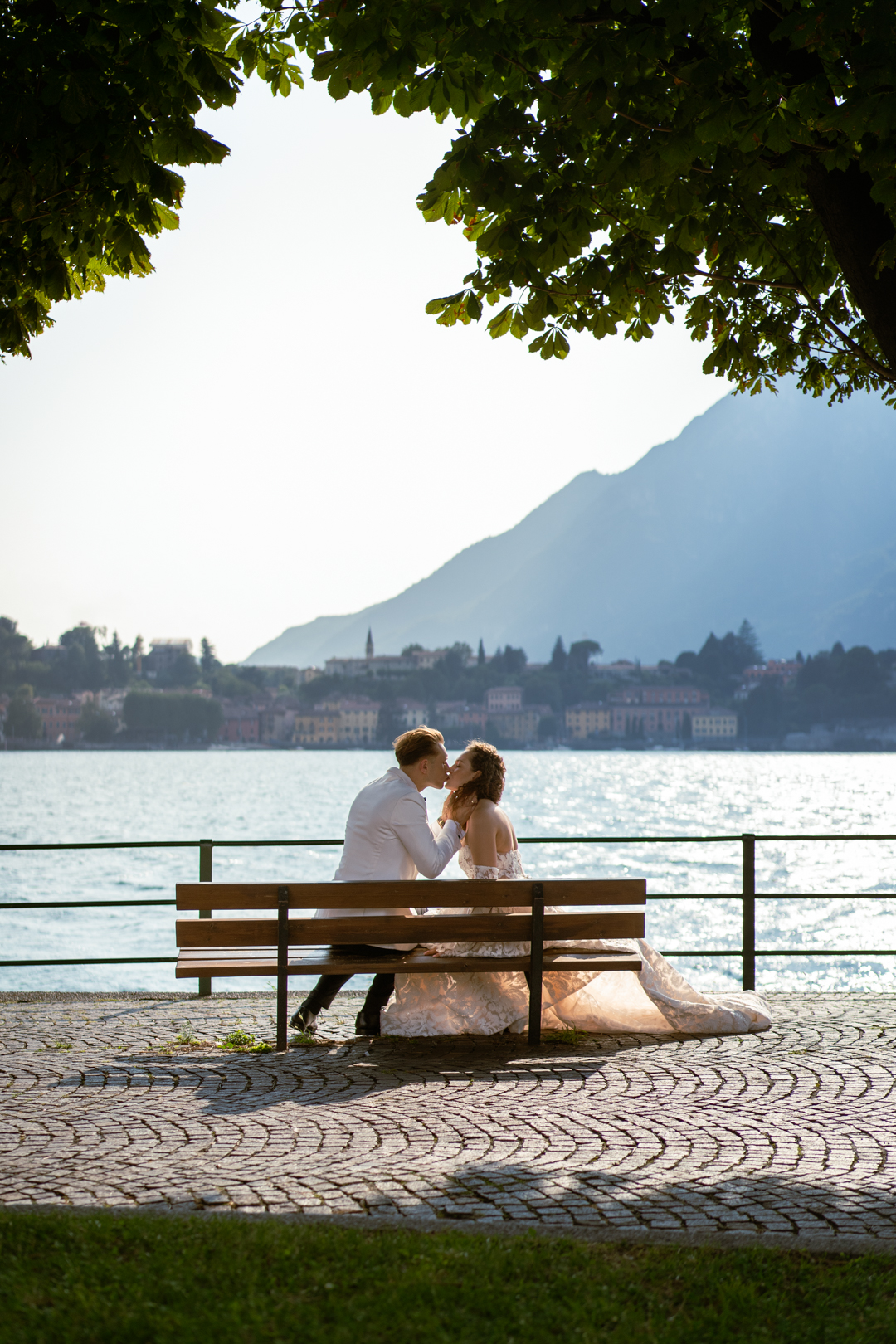 Lake Como elopement photographer / Fotograf ślubny Jezioro Como / fotografo di matrimonio Lago di Como