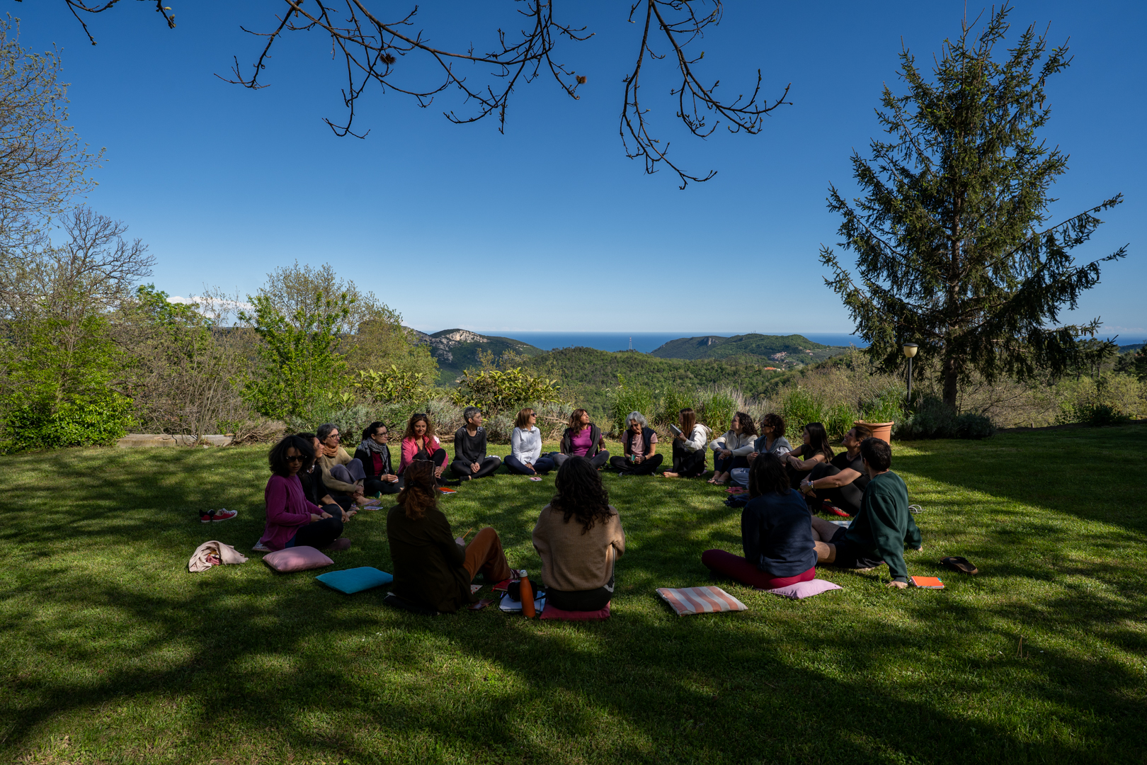 Warsztaty jogi we Włoszech / fotograf ślubny w Genui / ritiro yoga in Liguria