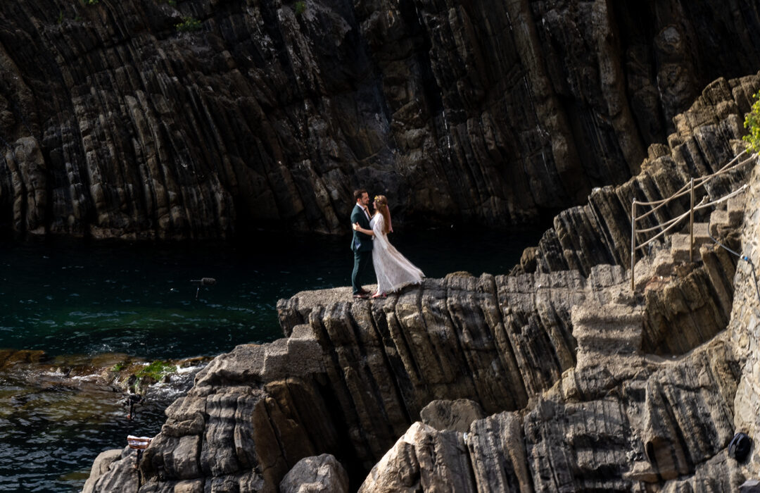 Lake Como elopement photographer / Fotograf ślubny Jezioro Como / fotografo matrimonio Cinque Terre